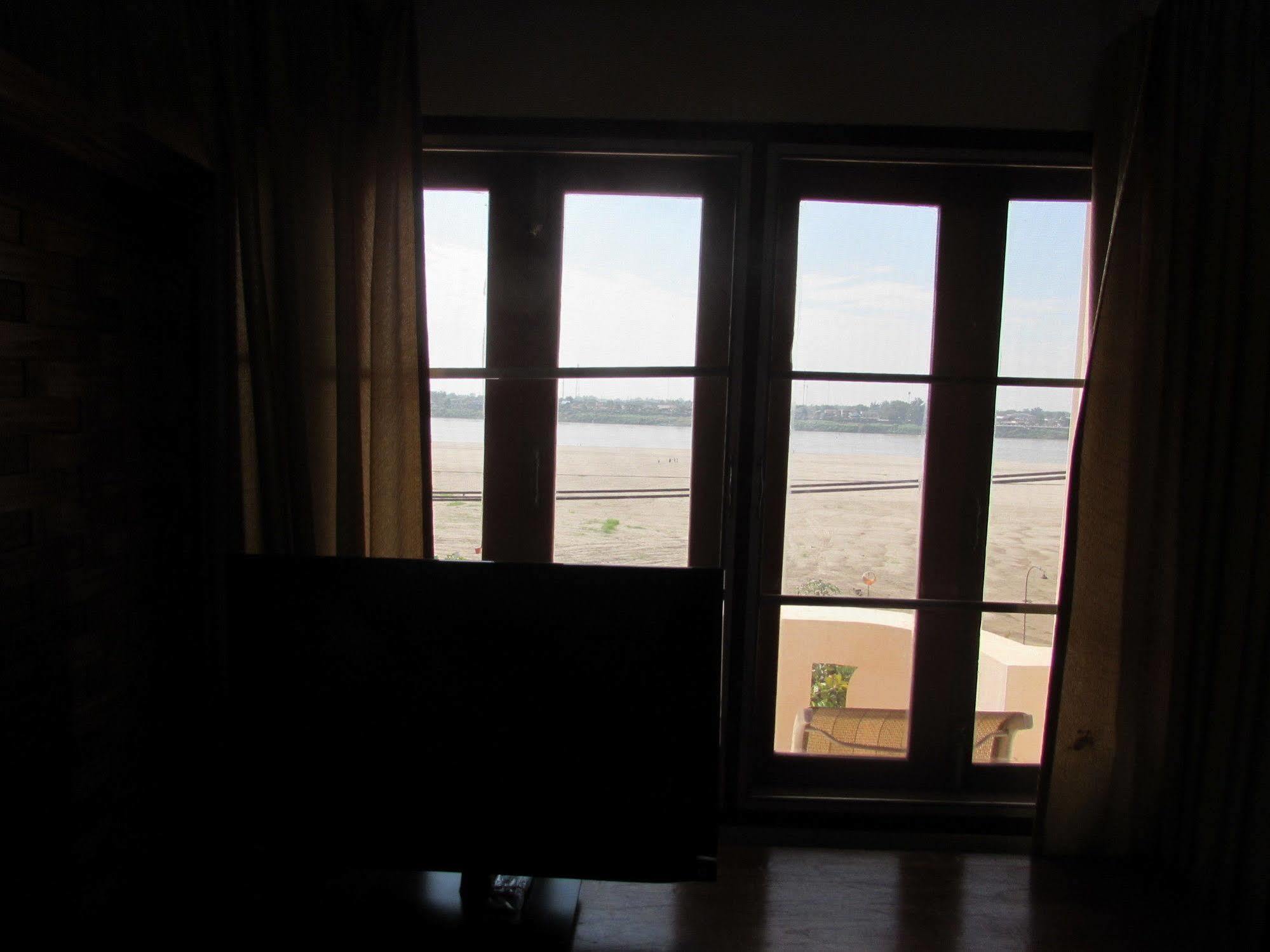 Nalinthone Guesthouse Ban Nongdouang Exterior photo