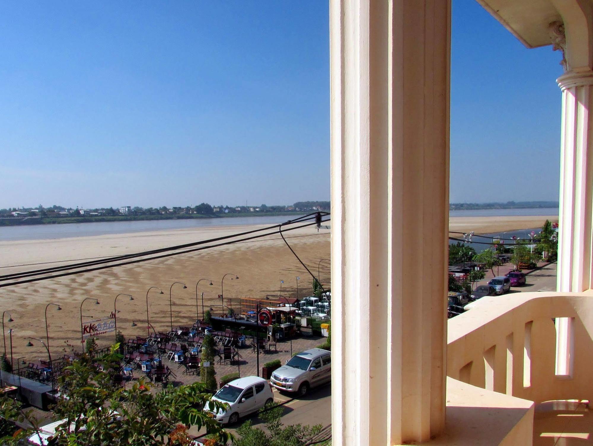 Nalinthone Guesthouse Ban Nongdouang Exterior photo